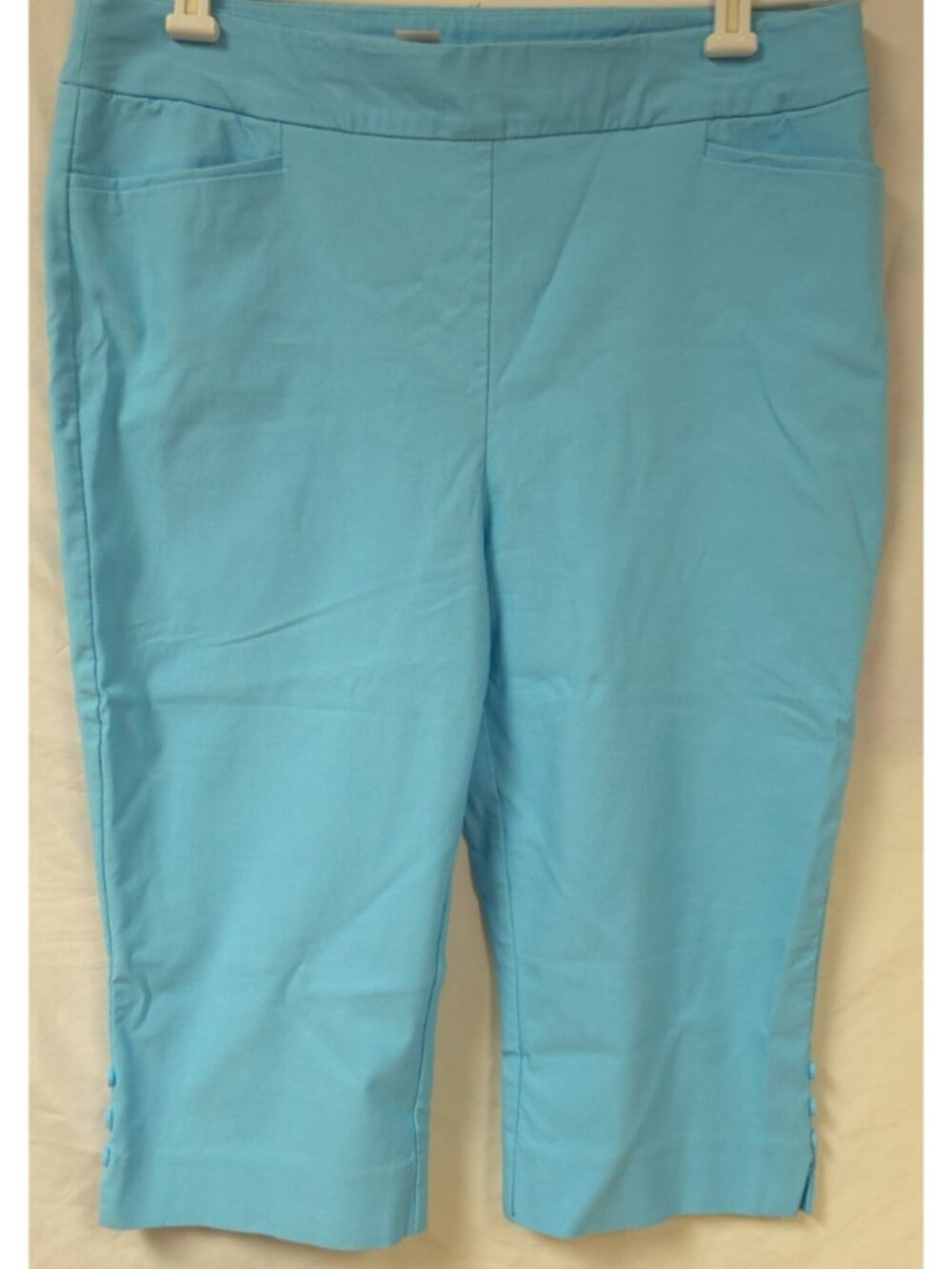 Chico's Perfect Stretch Womens Sz 2 US 12 Light Blue Pull-On Capri Pants